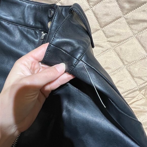 7 For all Mankind leather like mini skirt - Picture 6 of 7